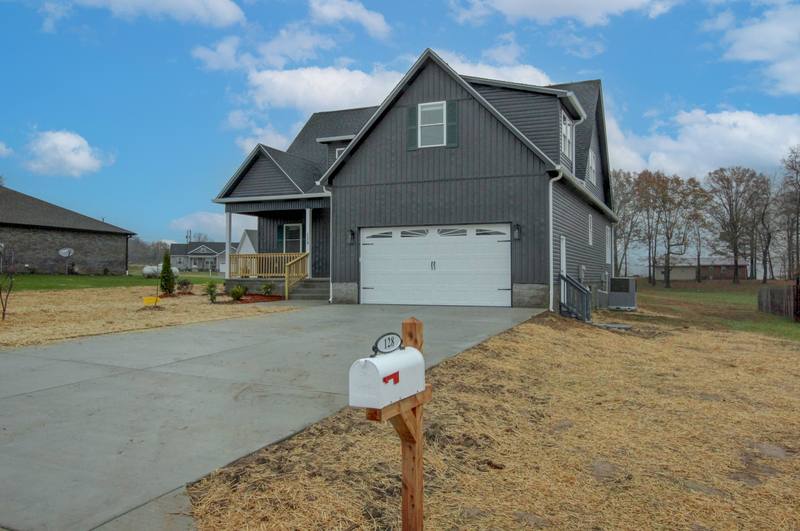 House for rent at 128 Riverbend Dr, Elkton, KY 42220