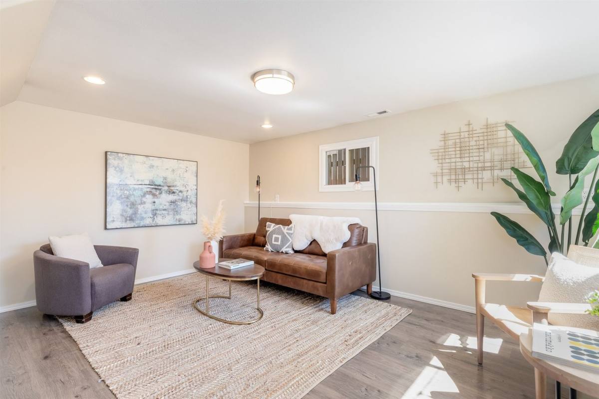 Apartment for rent at 922 N 102nd St, Seattle, WA 98133