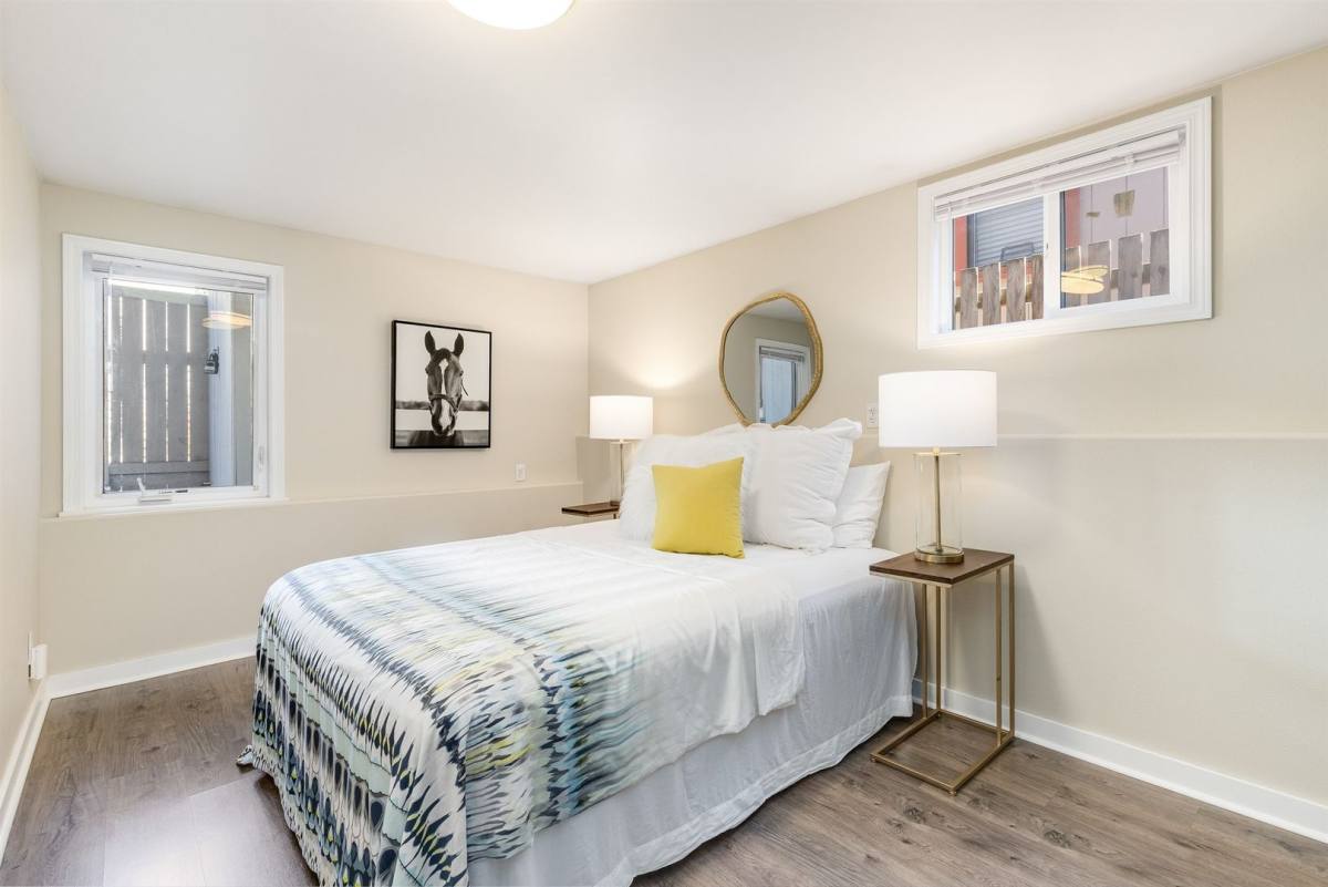 Apartment for rent at 922 N 102nd St, Seattle, WA 98133