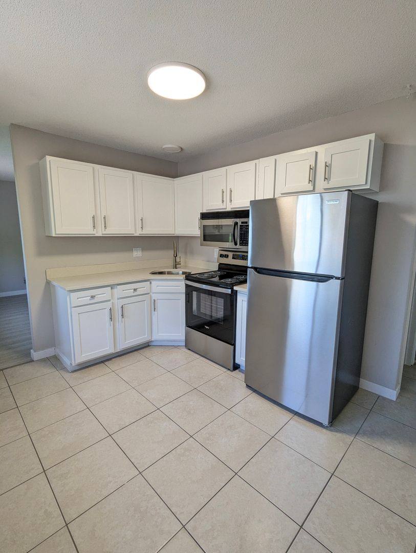 Apartment for rent at 86 76 Sherman Ave, Waterbury, CT 06705