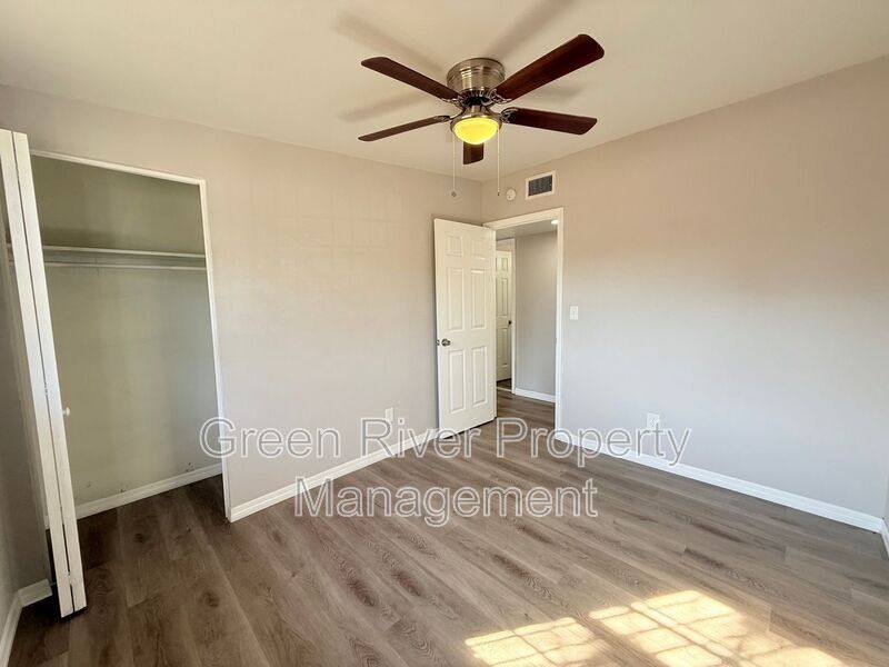 House for rent at 1033 Ake Lane, Jacksonville, FL 32218