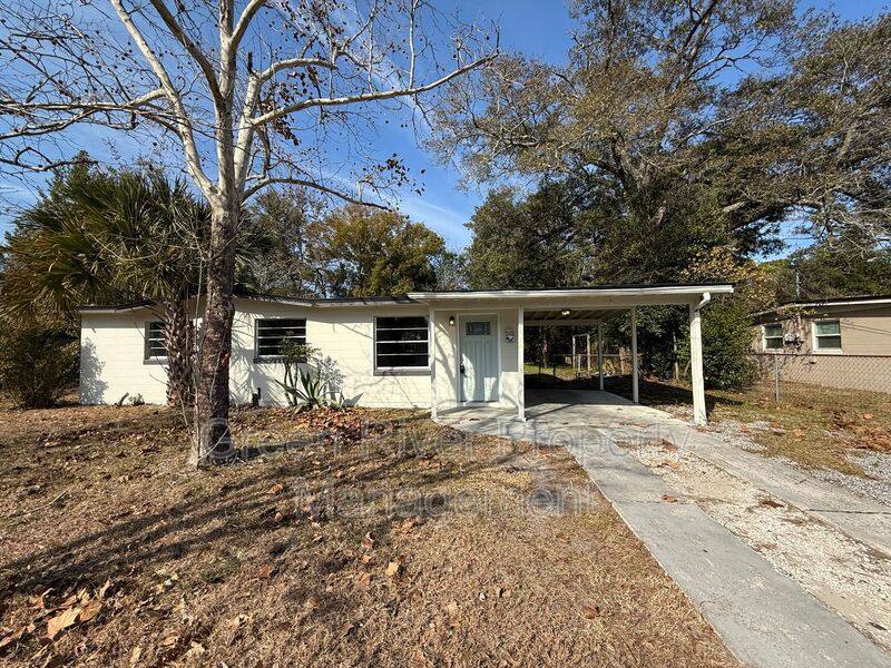 House for rent at 1033 Ake Lane, Jacksonville, FL 32218