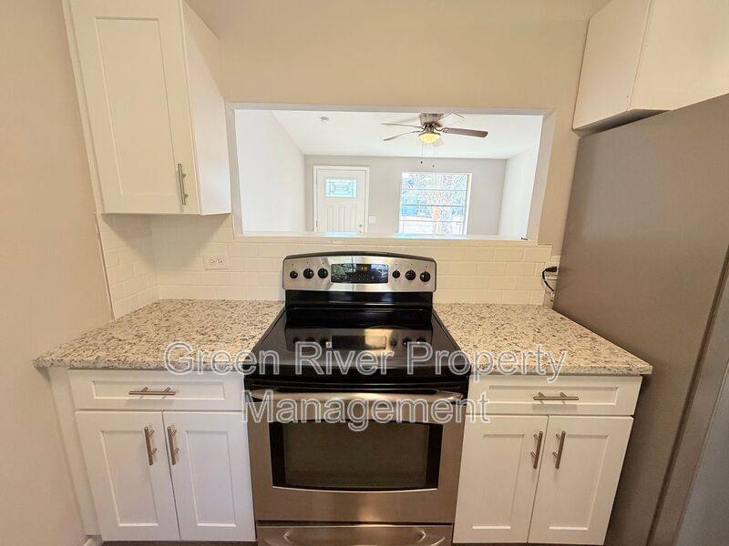 House for rent at 1033 Ake Lane, Jacksonville, FL 32218