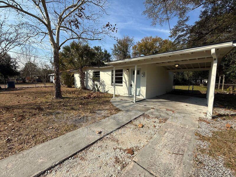House for rent at 1033 Ake Lane, Jacksonville, FL 32218
