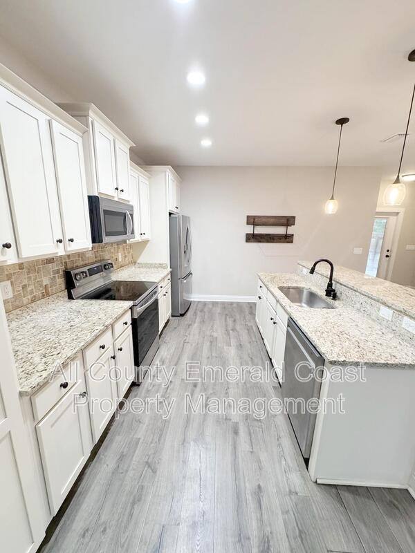 House for rent at 282 Magnolia St, Niceville, FL 32578