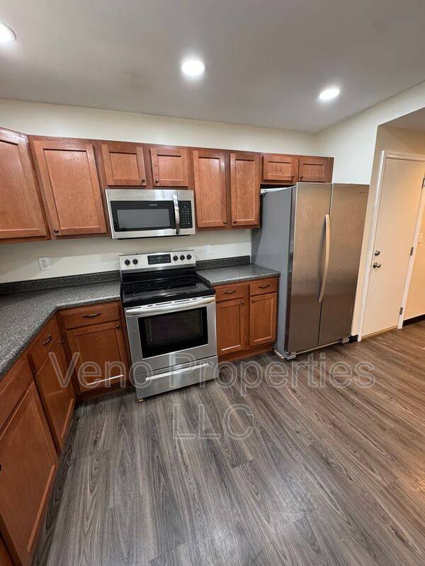 Apartment for rent at 219 Spring Ave #1, Troy, NY 12180