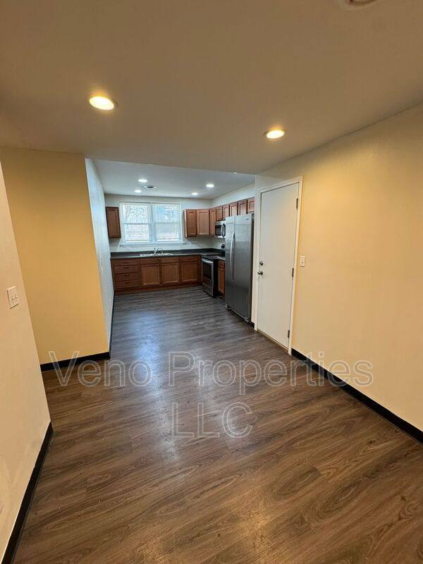 Apartment for rent at 219 Spring Ave #1, Troy, NY 12180