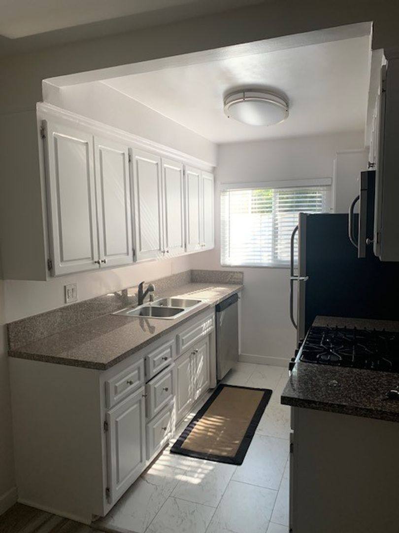 Apartment for rent at 813 Westmount Dr, West Hollywood, CA 90069