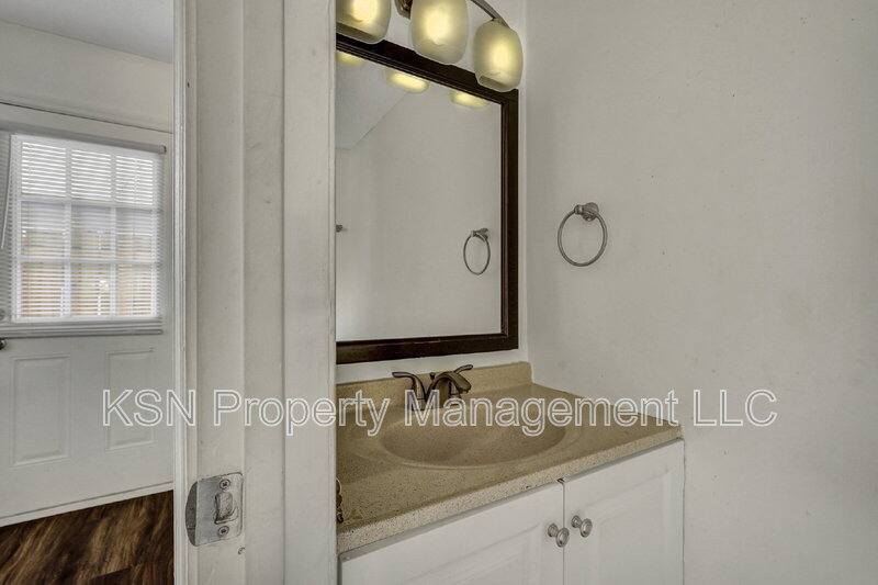 Townhouse for rent at 2220 E Victory Dr #24, Savannah, GA 31404