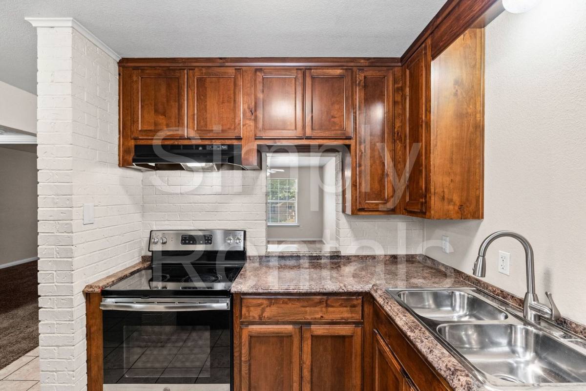 Apartment for rent at 1220 Texas St, Sulphur Springs, TX 75482