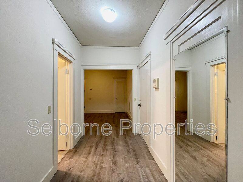 Apartment for rent at 359 Grand Ave #104, Oakland, CA 94610