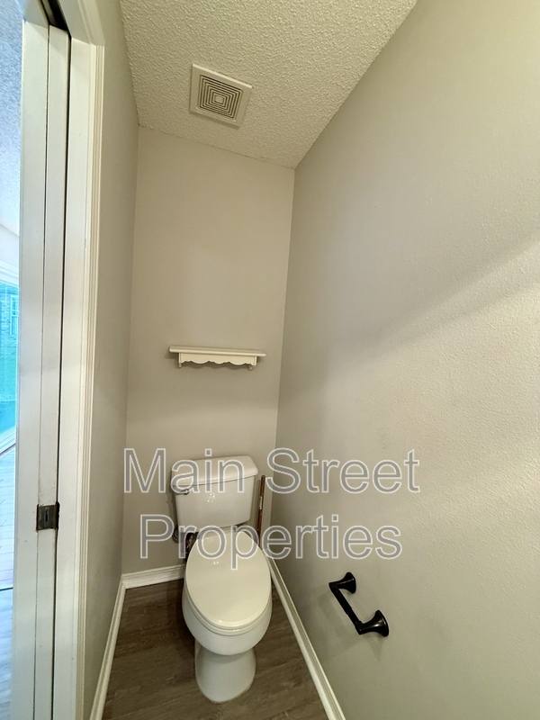 House for rent at 2121 Pin High Dr, Pensacola, FL 32526