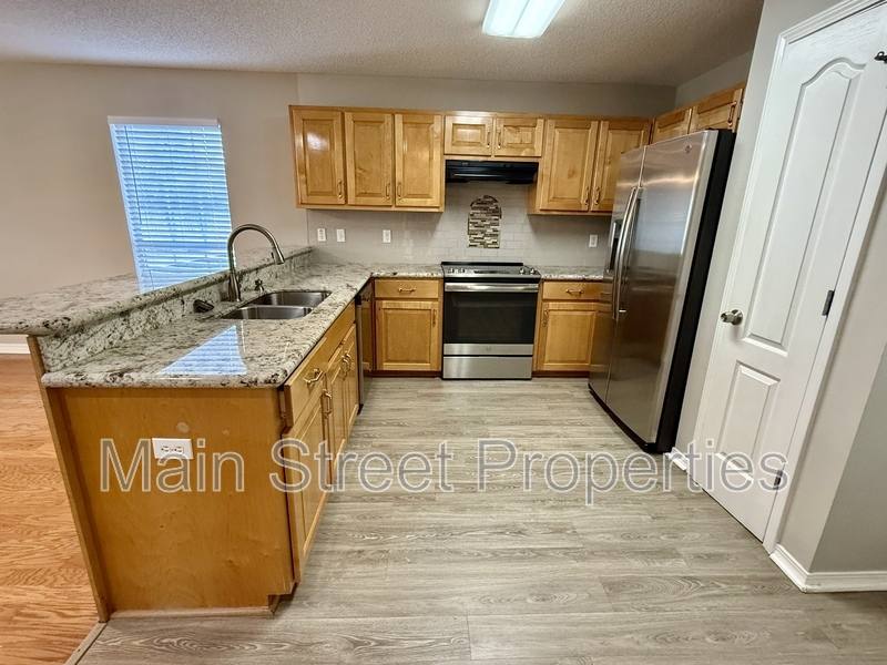 House for rent at 2121 Pin High Dr, Pensacola, FL 32526