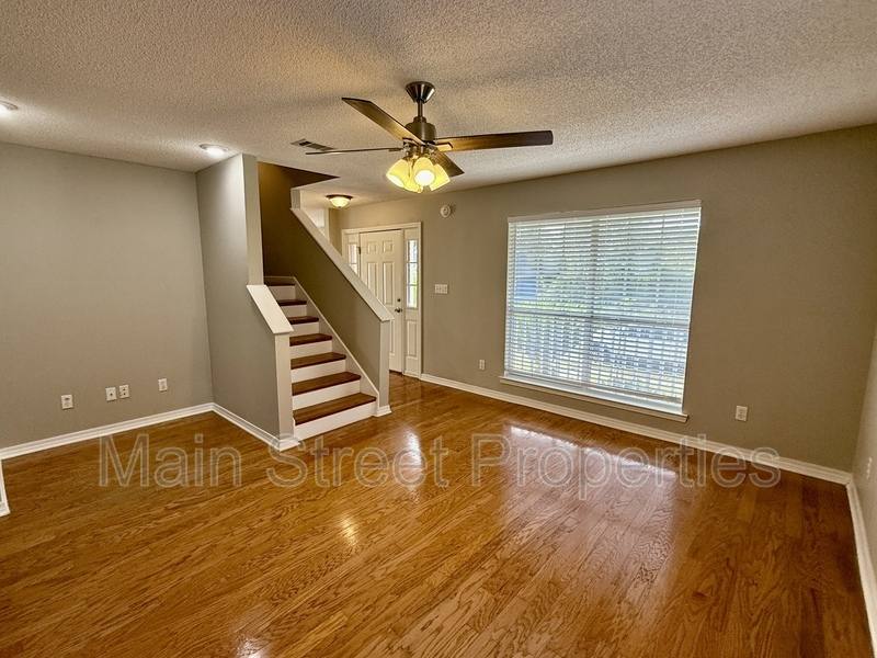 House for rent at 2121 Pin High Dr, Pensacola, FL 32526