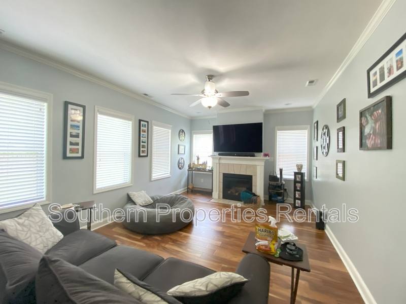 House for rent at 351 Maplewood Dr, Sanford, NC 27332