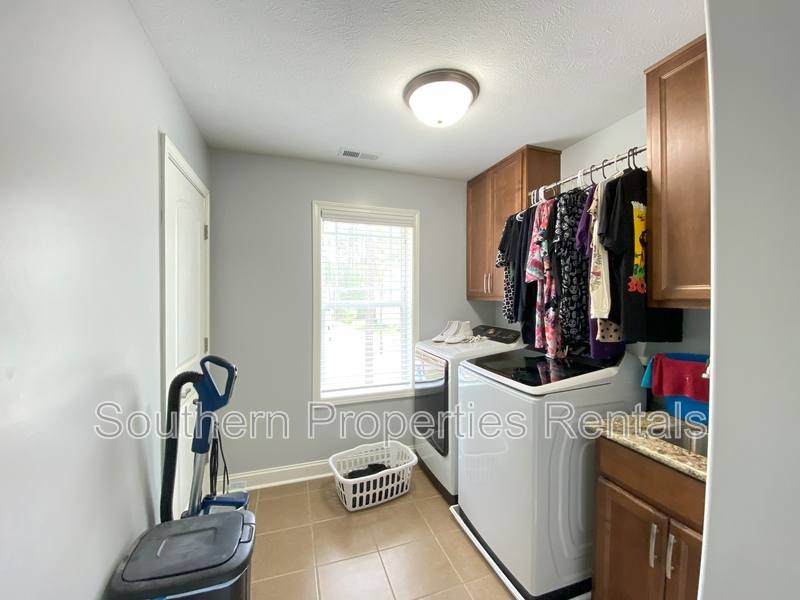 House for rent at 351 Maplewood Dr, Sanford, NC 27332