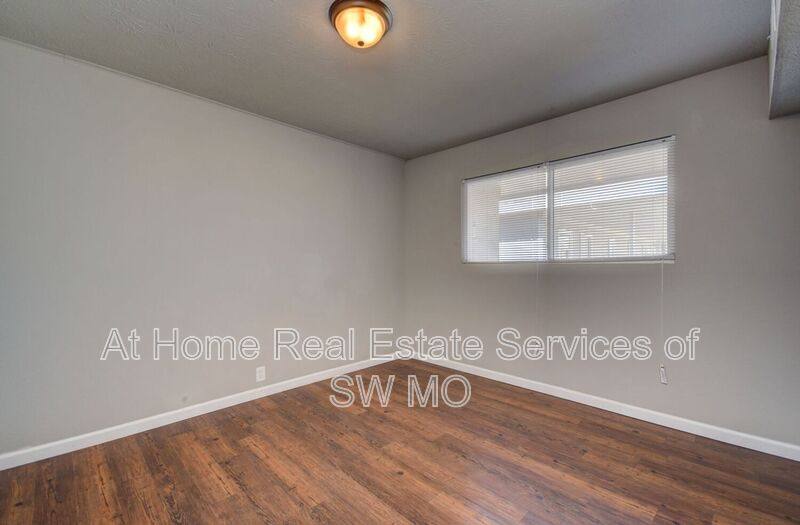 Apartment for rent at 930 S Campbell - P5 #PLAZA 5, Springfield, MO 65806