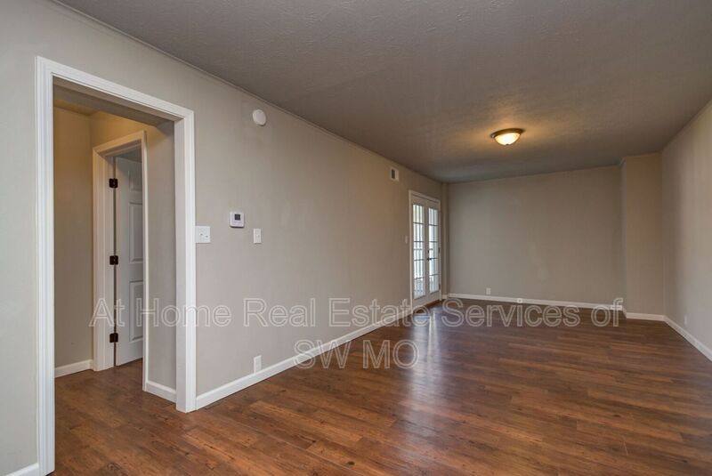 Apartment for rent at 930 S Campbell - P5 #PLAZA 5, Springfield, MO 65806