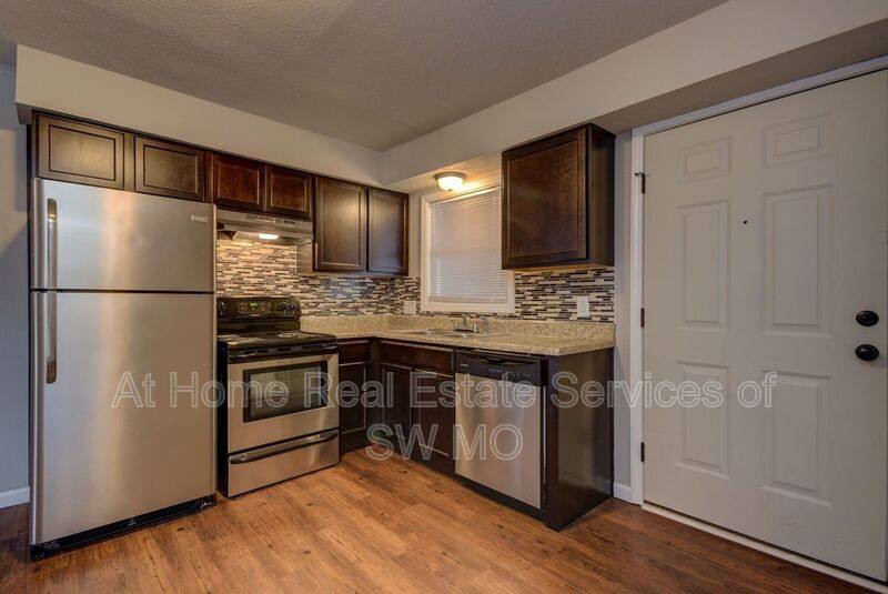 Apartment for rent at 930 S Campbell - P5 #PLAZA 5, Springfield, MO 65806
