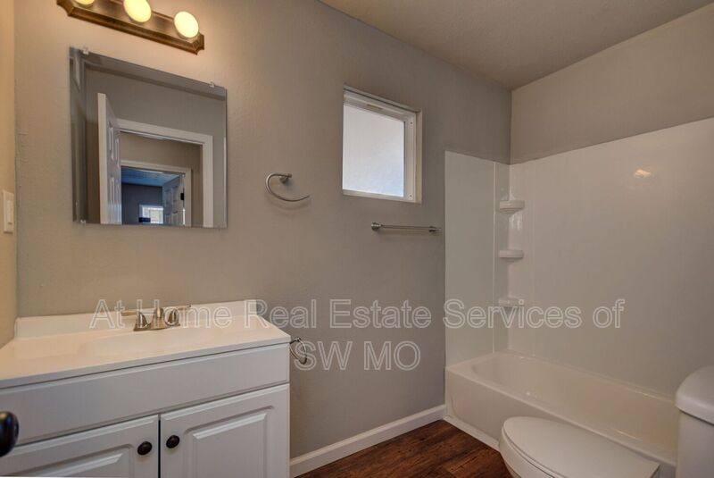 Apartment for rent at 930 S Campbell - P5 #PLAZA 5, Springfield, MO 65806
