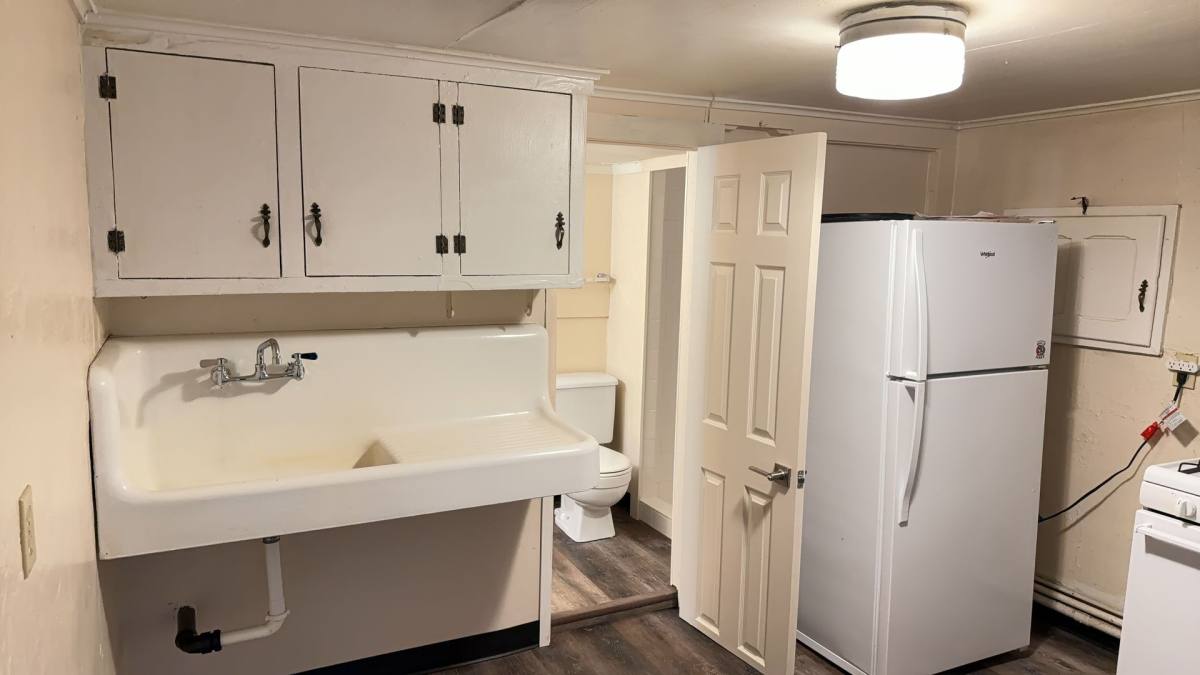Apartment for rent at 206, 206 1 2 & 208 Pilot Knob Ave, Manitou Springs, CO 80829