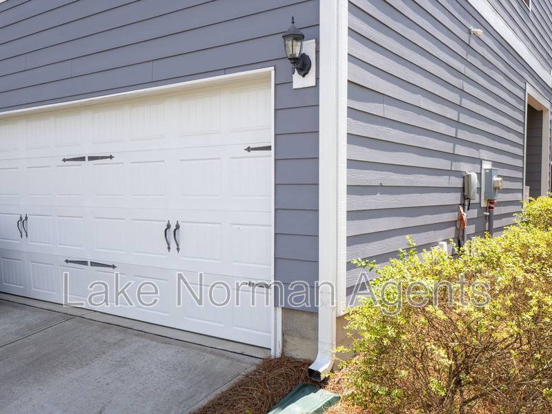 Townhouse for rent at 1034 Lyndon Station Dr, Pineville, NC 28134