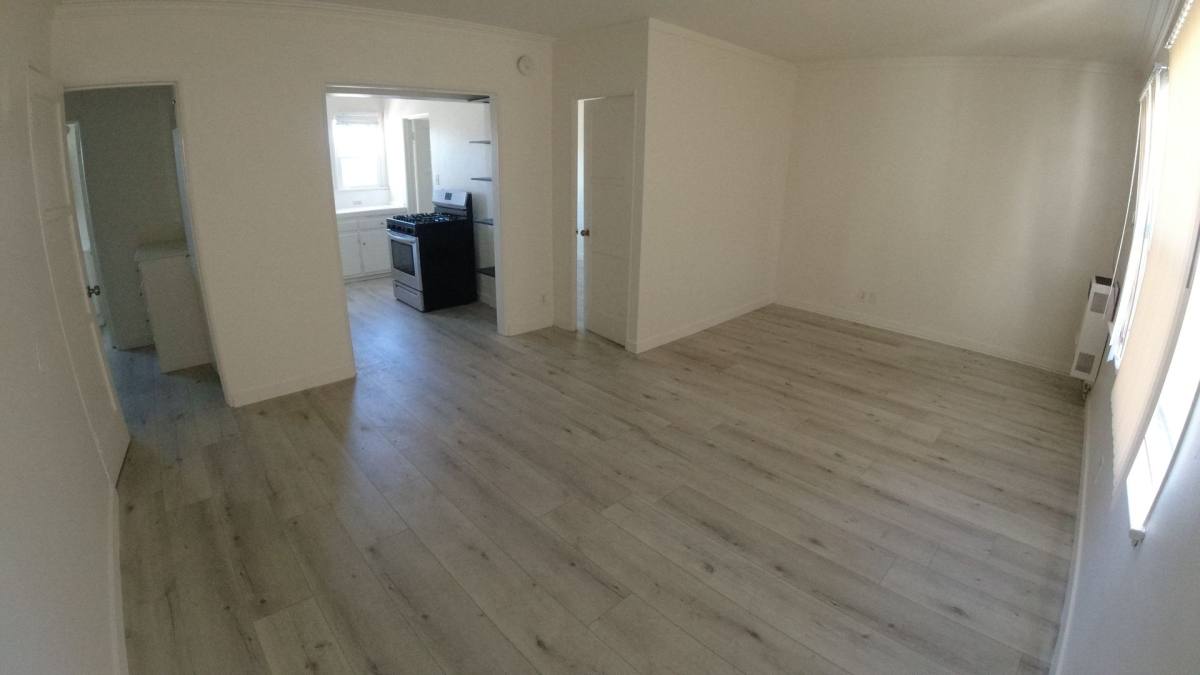 Apartment for rent at 5920 Melrose Ave, Los Angeles, CA 90038