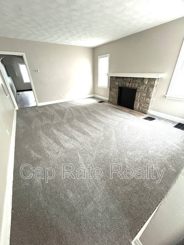House for rent at 1366 Duxberry Ave, Columbus, OH 43211