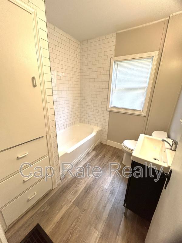 House for rent at 1366 Duxberry Ave, Columbus, OH 43211