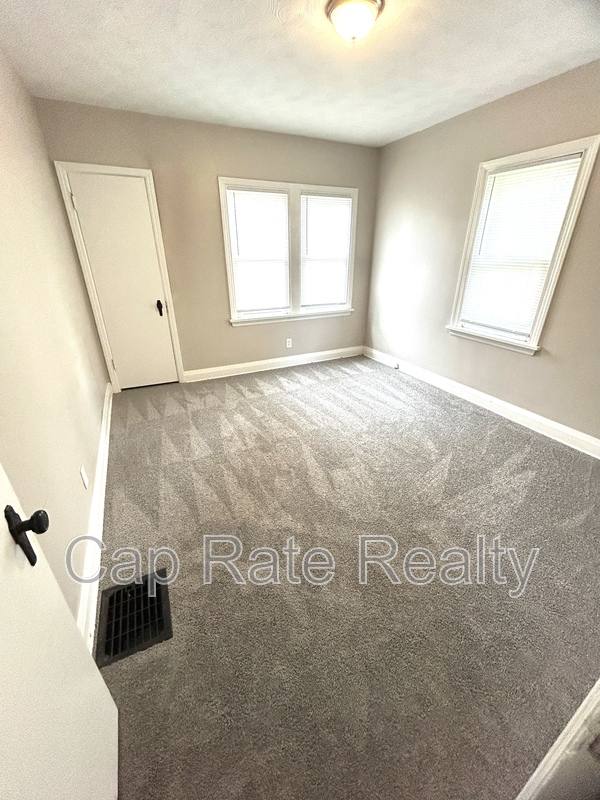 House for rent at 1366 Duxberry Ave, Columbus, OH 43211