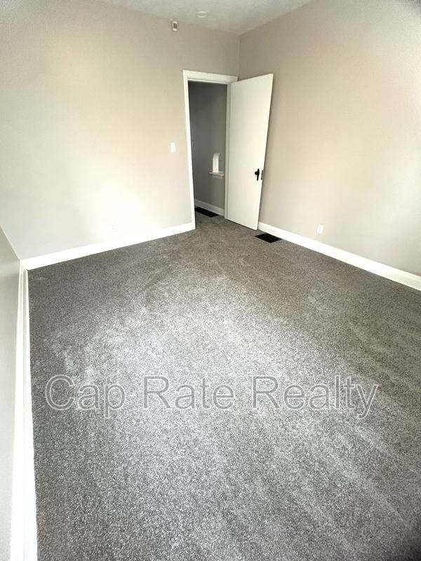 House for rent at 1366 Duxberry Ave, Columbus, OH 43211