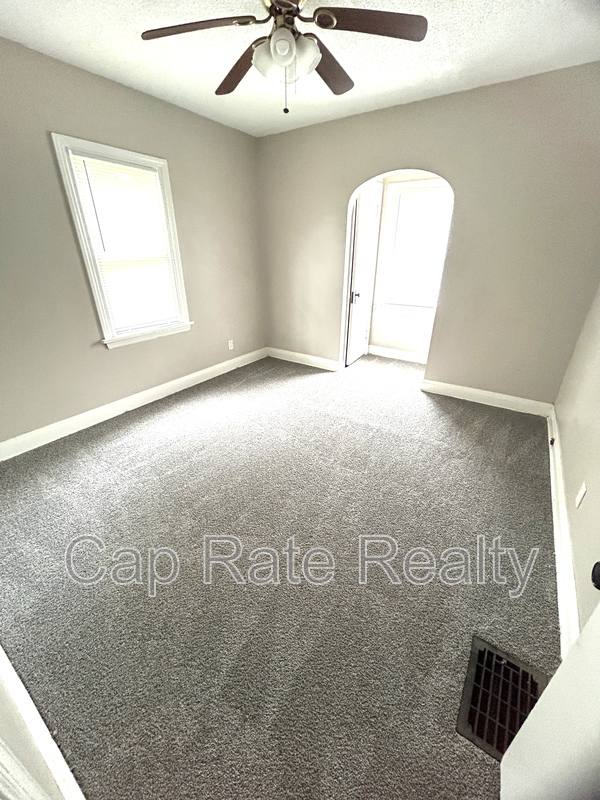 House for rent at 1366 Duxberry Ave, Columbus, OH 43211