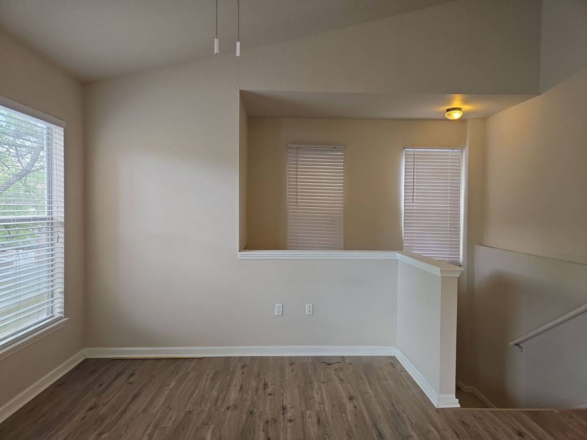 Apartment for rent at 10526 Villa Creek Dr, Tampa, FL 33647