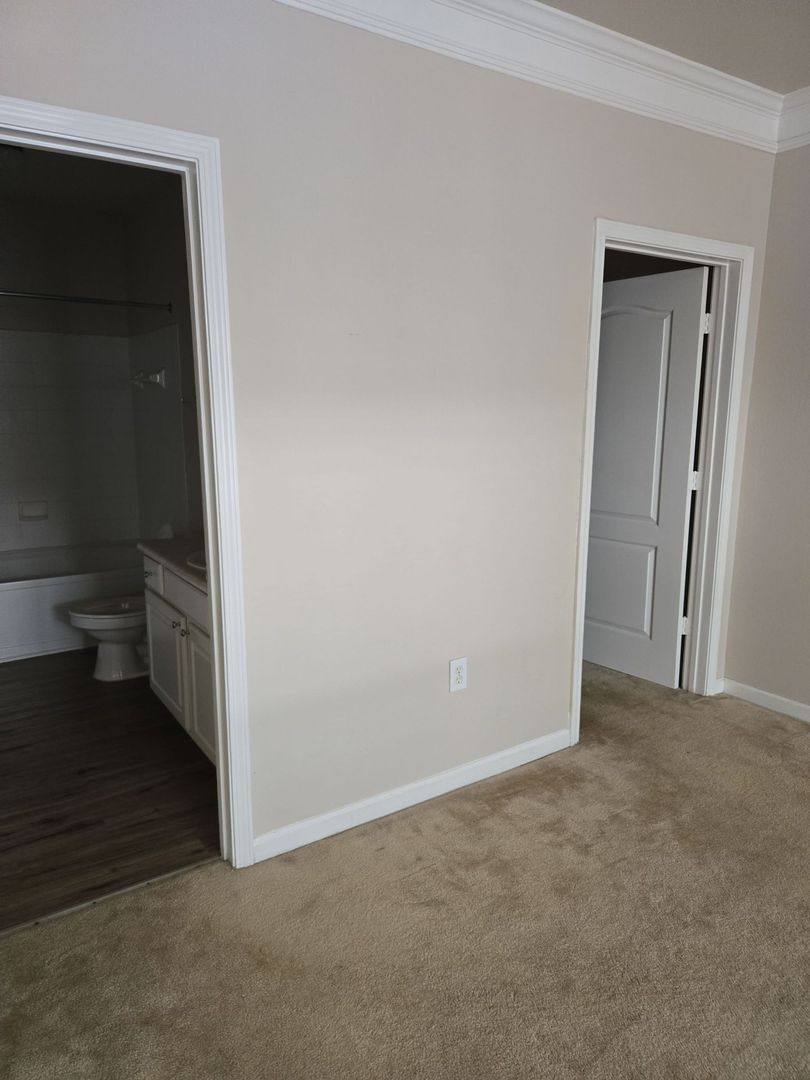 Apartment for rent at 10526 Villa Creek Dr, Tampa, FL 33647