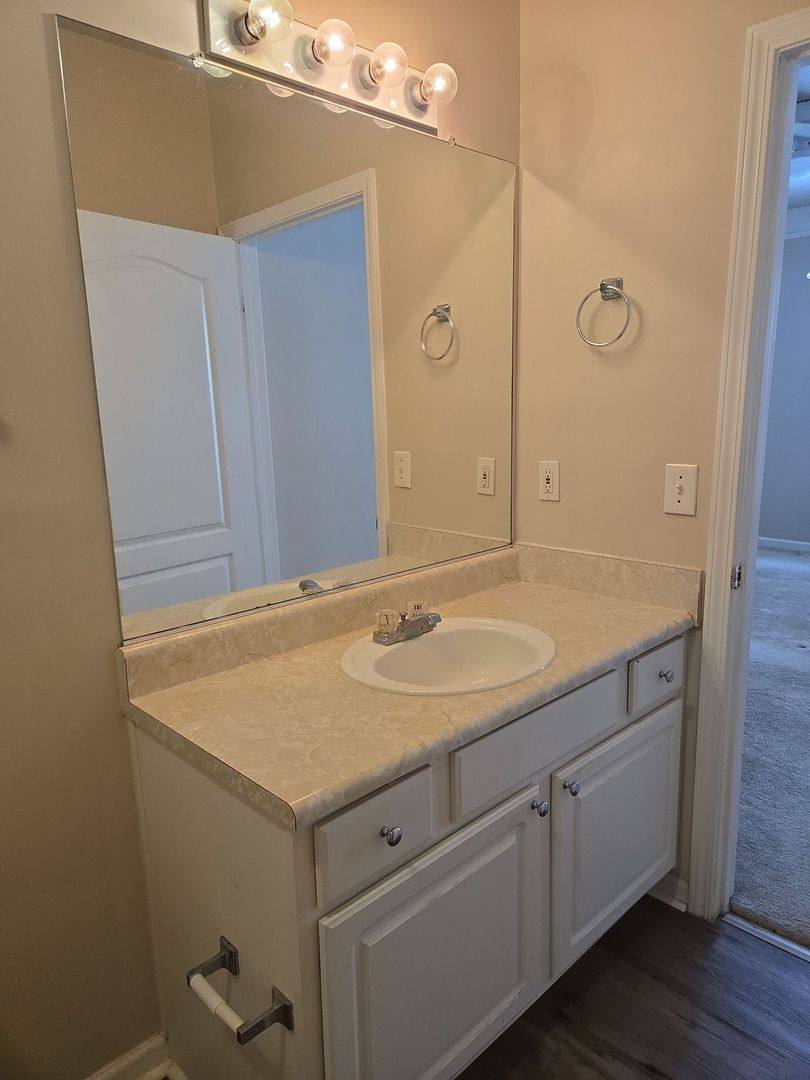 Apartment for rent at 10526 Villa Creek Dr, Tampa, FL 33647