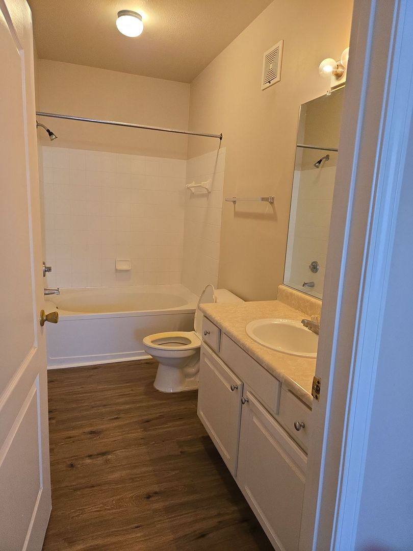 Apartment for rent at 10526 Villa Creek Dr, Tampa, FL 33647