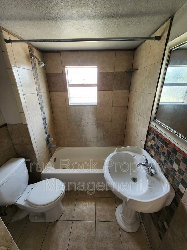 House for rent at 531 1 2 W - 9th, Ada, OK 74820