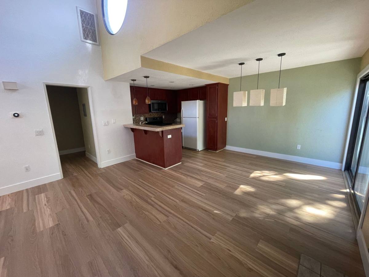 Apartment for rent at 325 N Melrose Dr #H, Vista, CA 92083