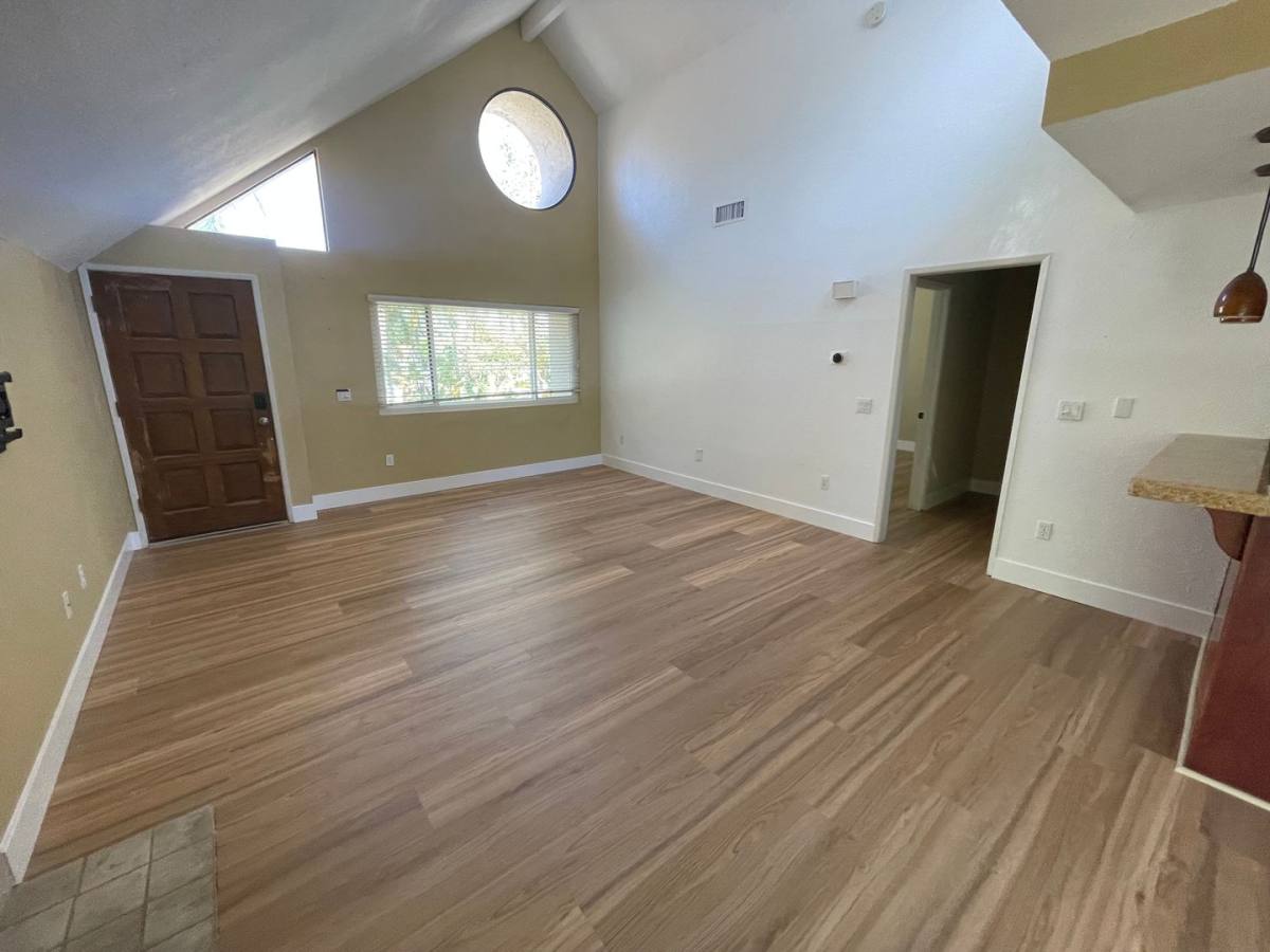Apartment for rent at 325 N Melrose Dr #H, Vista, CA 92083