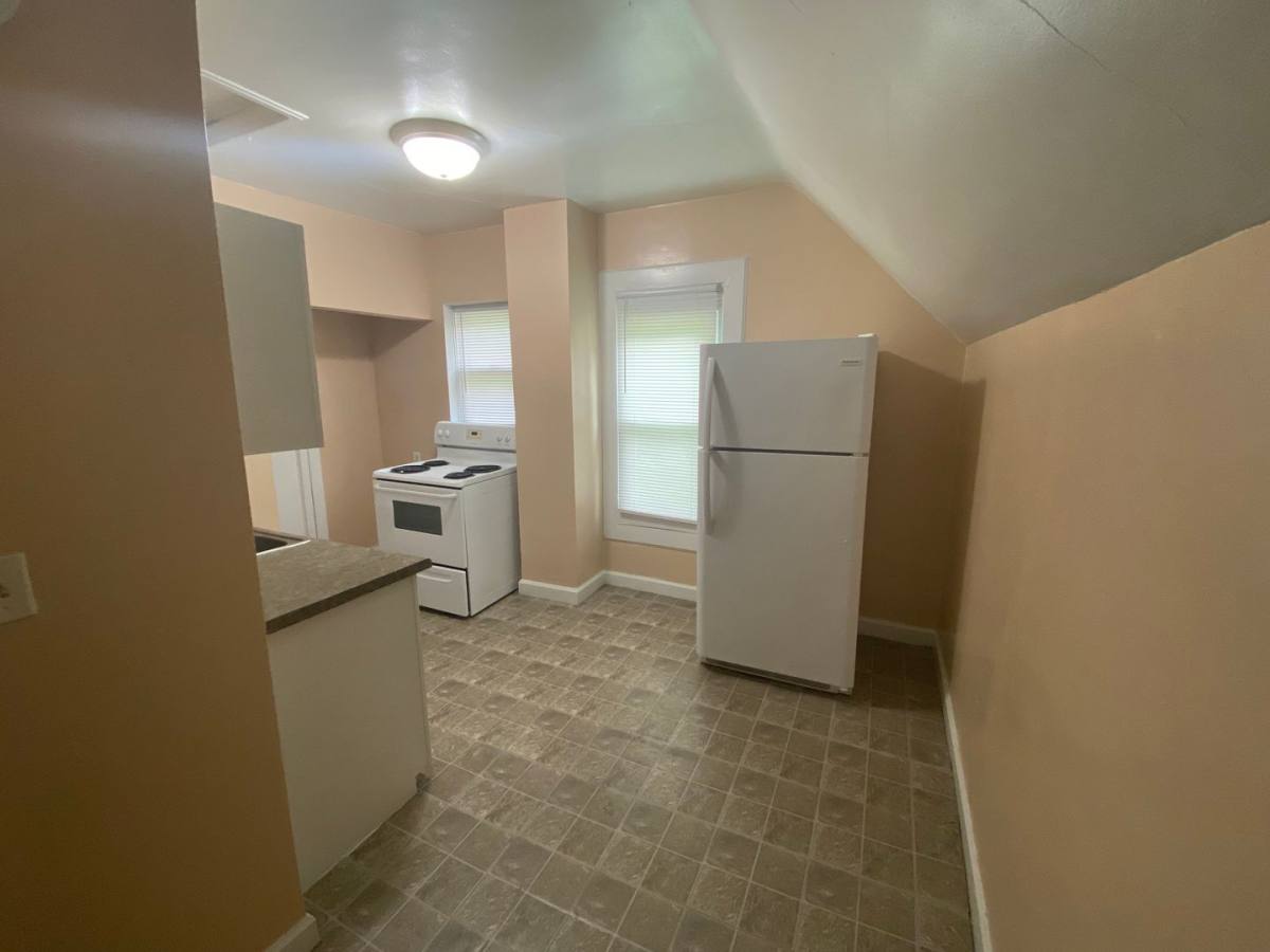 Apartment for rent at 719 W Jefferson, Bloomington, IL 61701