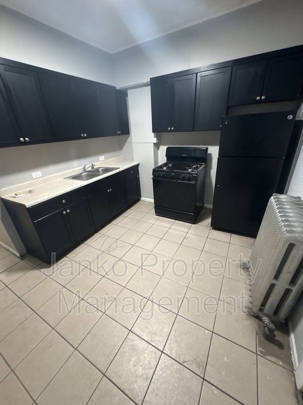 Apartment for rent at 7132 S Ingleside Ave #2, Chicago, IL 60619