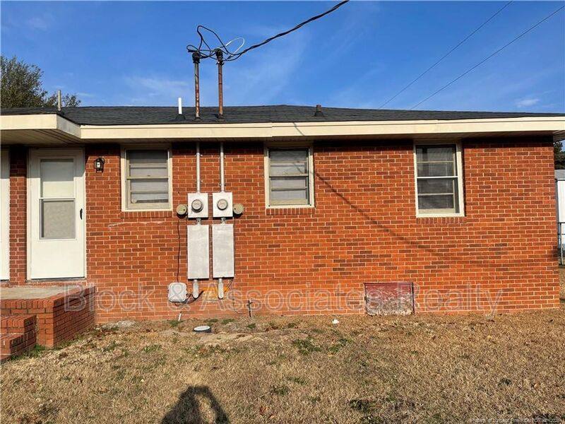 House for rent at 1725 Cumberland Dr, Fayetteville, NC 28311