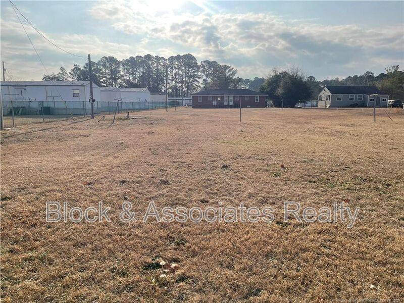 House for rent at 1725 Cumberland Dr, Fayetteville, NC 28311