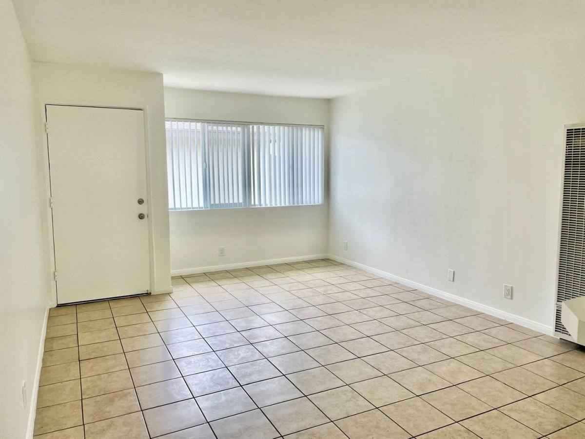 Apartment for rent at 13931-13951 Illinois St, Westminster, CA 92683