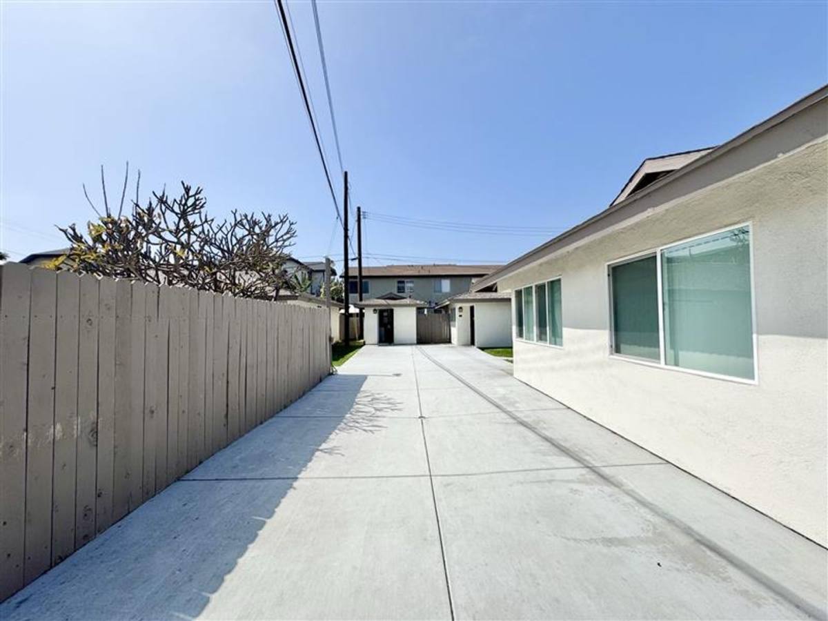Apartment for rent at 13931-13951 Illinois St, Westminster, CA 92683