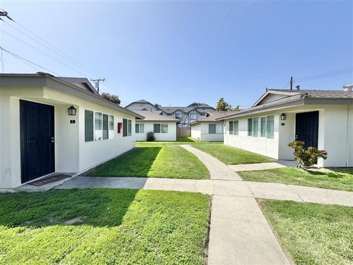 Apartment for rent at 13931-13951 Illinois St, Westminster, CA 92683
