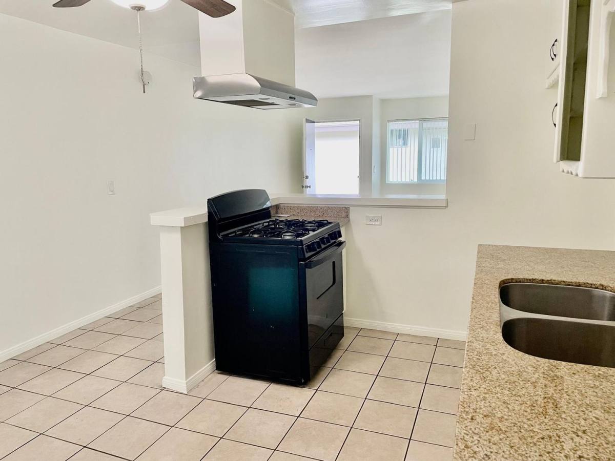 Apartment for rent at 13931-13951 Illinois St, Westminster, CA 92683