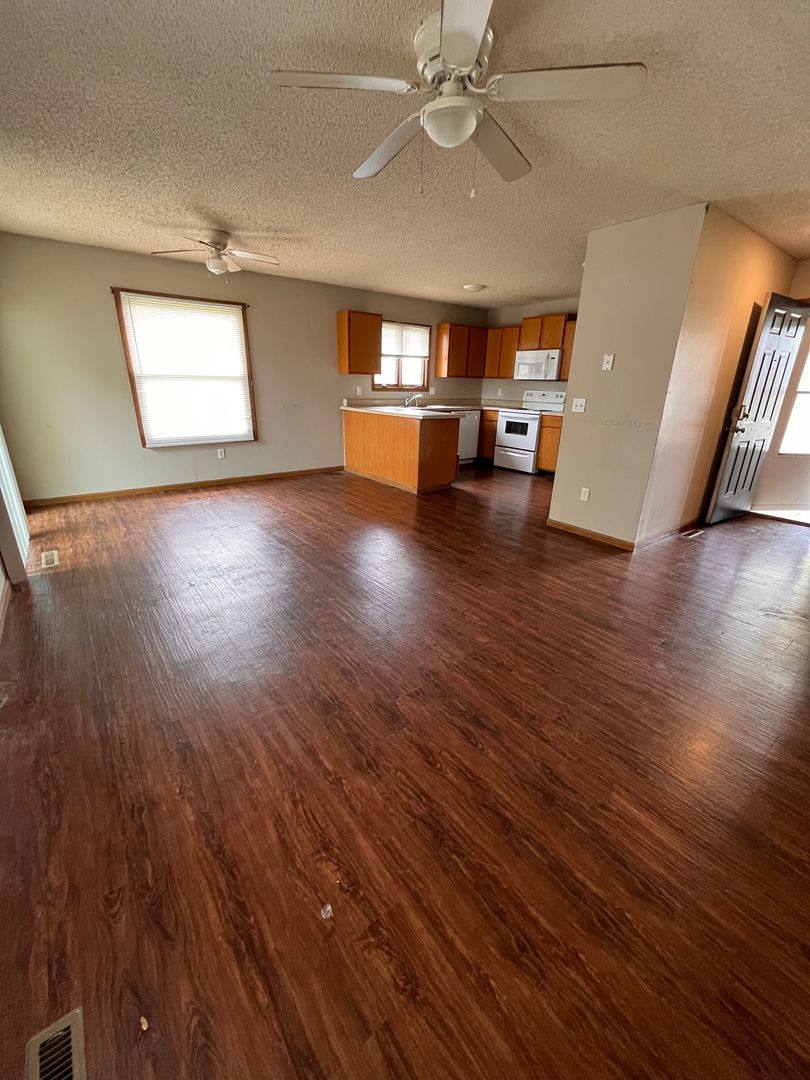 Apartment for rent at 3107 N Kentwood Ave, Springfield, MO 65803