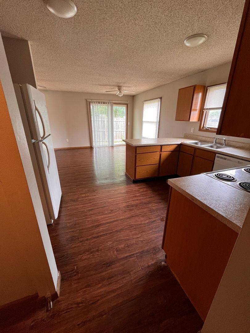 Apartment for rent at 3107 N Kentwood Ave, Springfield, MO 65803