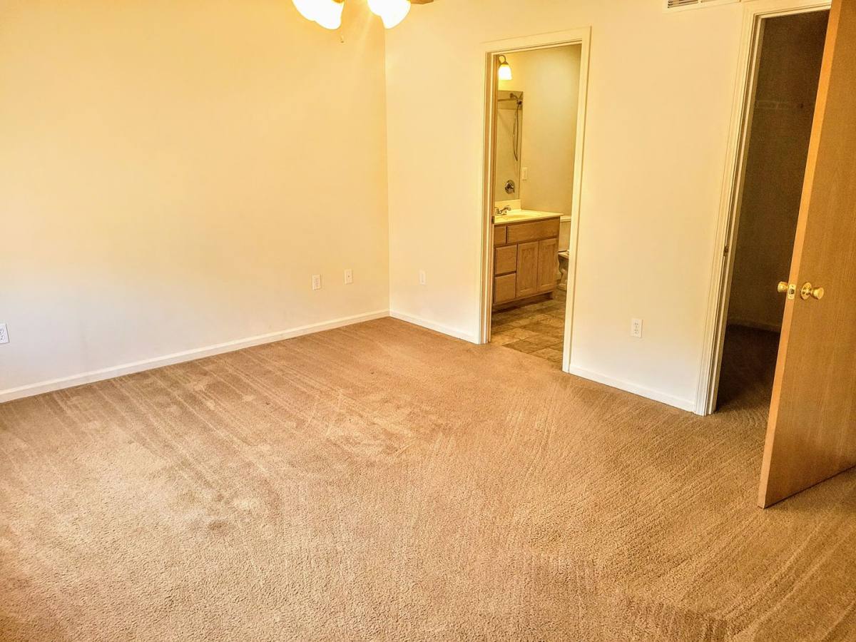Apartment for rent at 16239 A&B Holy Cross, Saint Robert, MO 65584